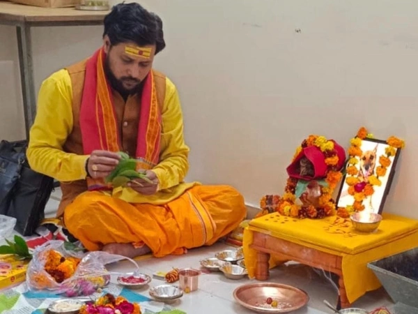 Pandit ji Performing Pooja