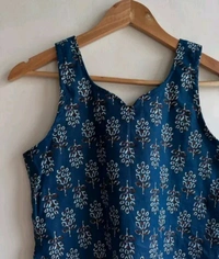 Sleevless Navy Blue Printed Short Kurti  - Bay of Many, Xs