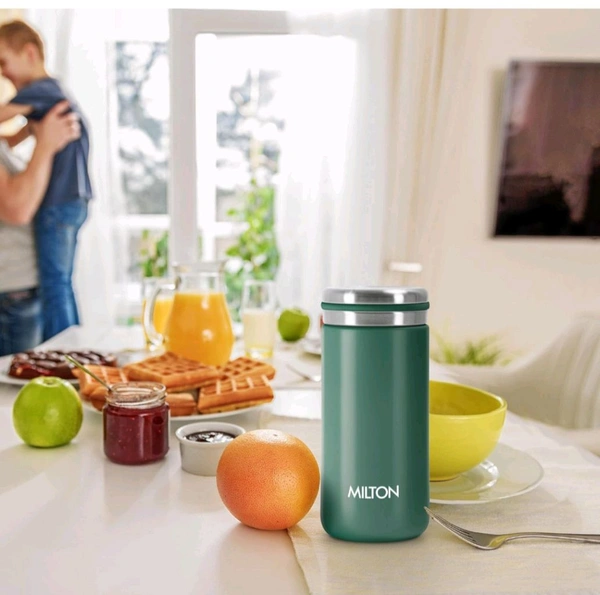 Milton Shiny 200 Thermosteel Water Bottle 200 ml, 24 Hr Hot and Cold I Leak Proof Lid, ISI Certified I Vacuum Insulated - Black