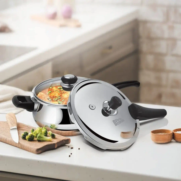 MILTON Milton Triply Handi Stainless Steel Outer Lid Cooker With Glass Lid - 3.5