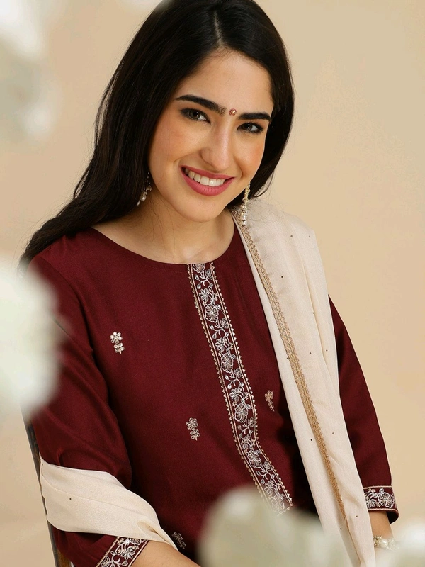 Mokosh MOKOSH Women Silk Blend Kurta Pant Dupatta Set - M, Rosewood