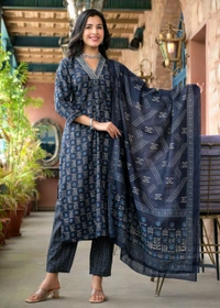 Shriya Women's Kurta Pant Dupatta Sets - M