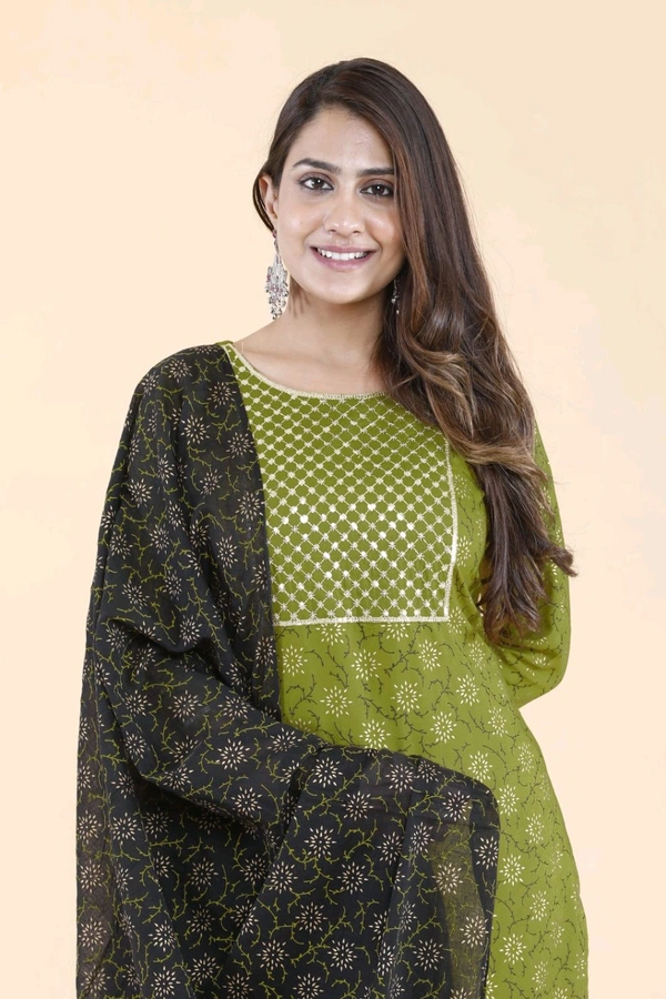 Shriya Fashion Printed Kurta Set - M