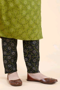 Shriya Fashion Printed Kurta Set - M