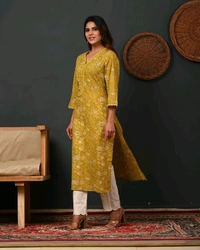 Women Floral Print Pure Cotton A-line Kurta - L