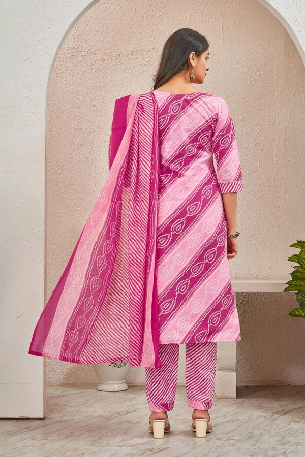 BLACK PATTI
Kurta, Salwar & Dupatta Set - S