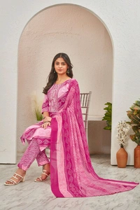 BLACK PATTI
Kurta, Salwar & Dupatta Set - M