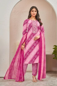 BLACK PATTI
Kurta, Salwar & Dupatta Set - M