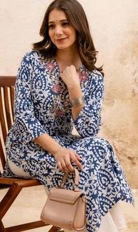 Women Embroidered Cotton Blend Straight Kurta (Multicolor) - L