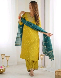 Skylee Women Jacquard, Silk Blend Kurta Pant Dupatta Set - L