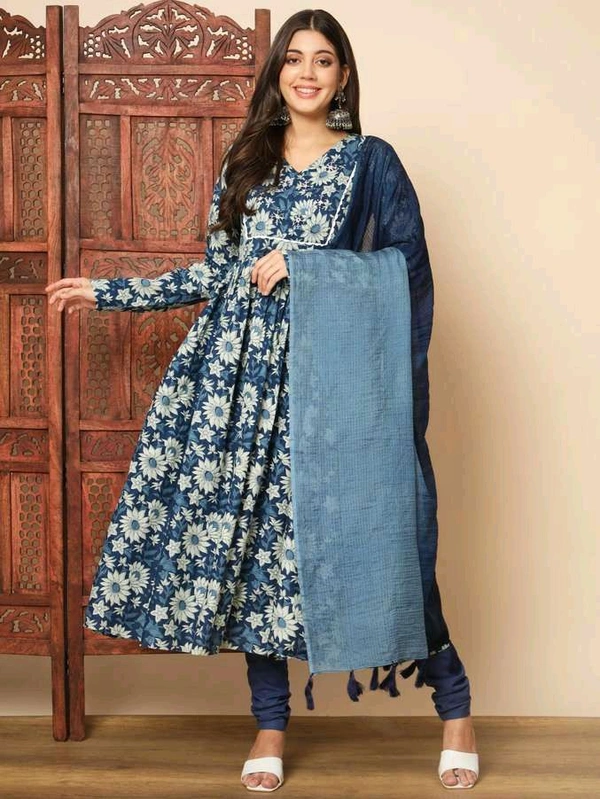 VBUYZ Women Pure Cotton Kurta Pant Dupatta Set - L