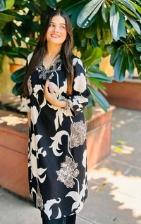 Aromix Women Printed Silk Blend Straight Kurta (Black) - S