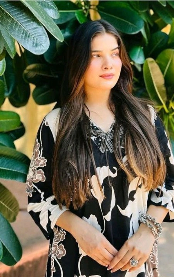 Aromix Women Printed Silk Blend Straight Kurta (Black) - M