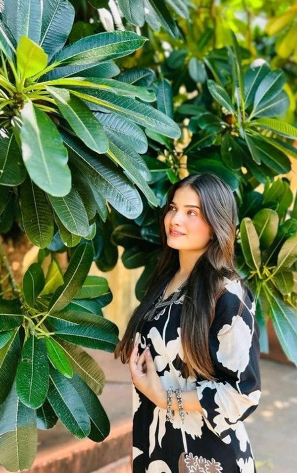 Aromix Women Printed Silk Blend Straight Kurta (Black) - L