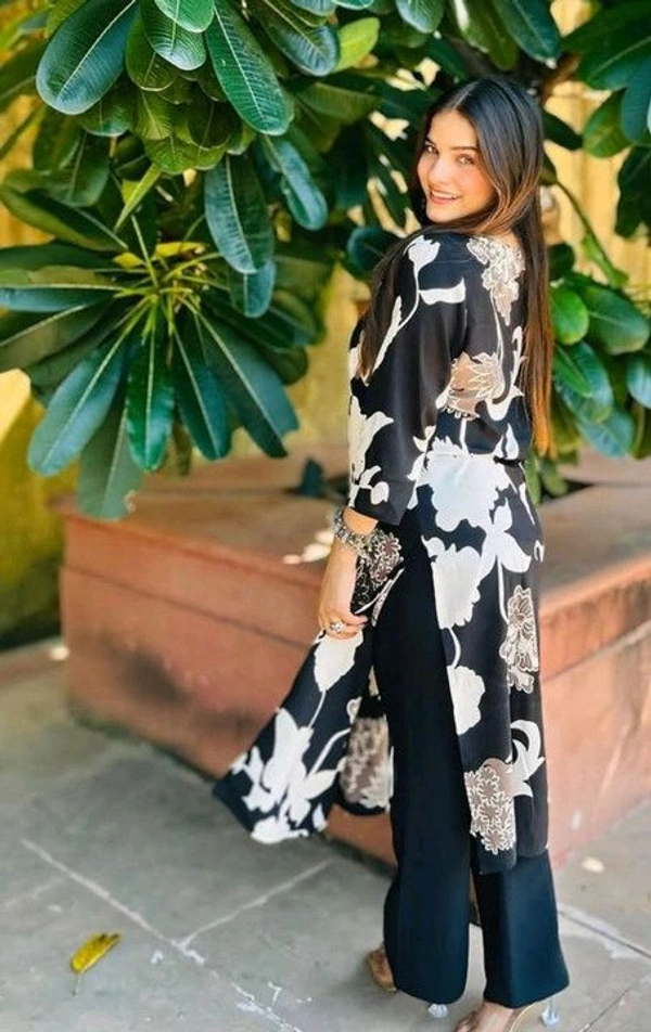 Aromix Women Printed Silk Blend Straight Kurta (Black) - L