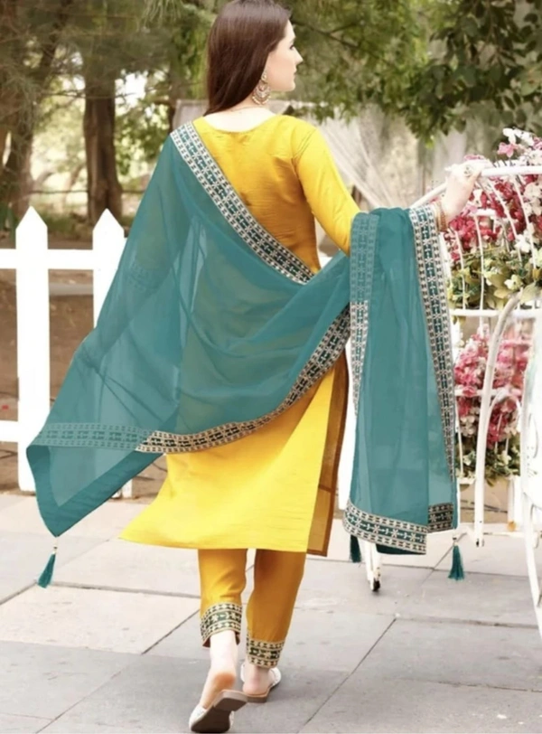 ANJIKI
Women Cotton Blend Kurti Pant Dupatta Set - XXL