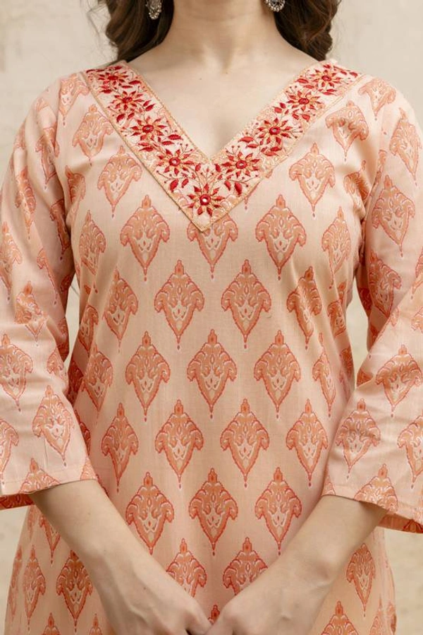 Surhi Women Embroidered Cotton Blend Straight Kurta (Multicolor) - L