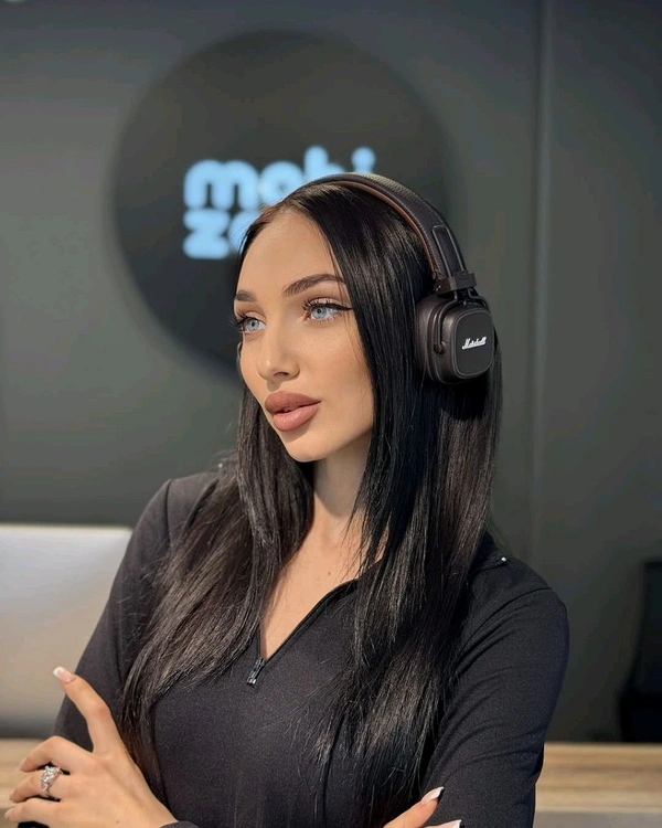 Available Marshall Major IV HEADPHONES