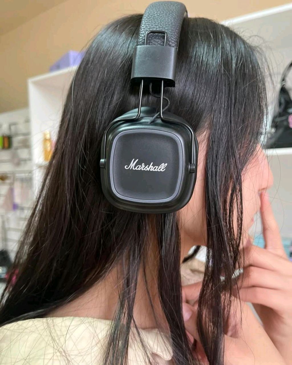Available Marshall Major IV HEADPHONES