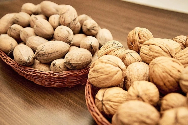 Aakhrot (Walnuts)