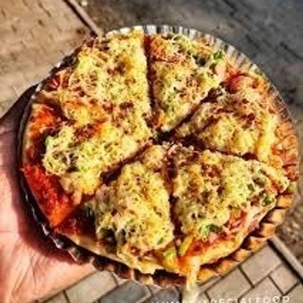 SCHEZWAN VEG. PIZZA {Cheesy Cafe} - Small