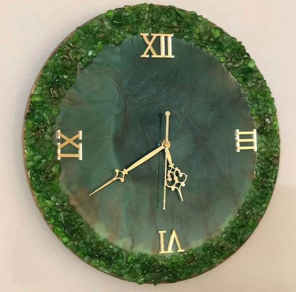 Emerald Clock - 10 inch, green