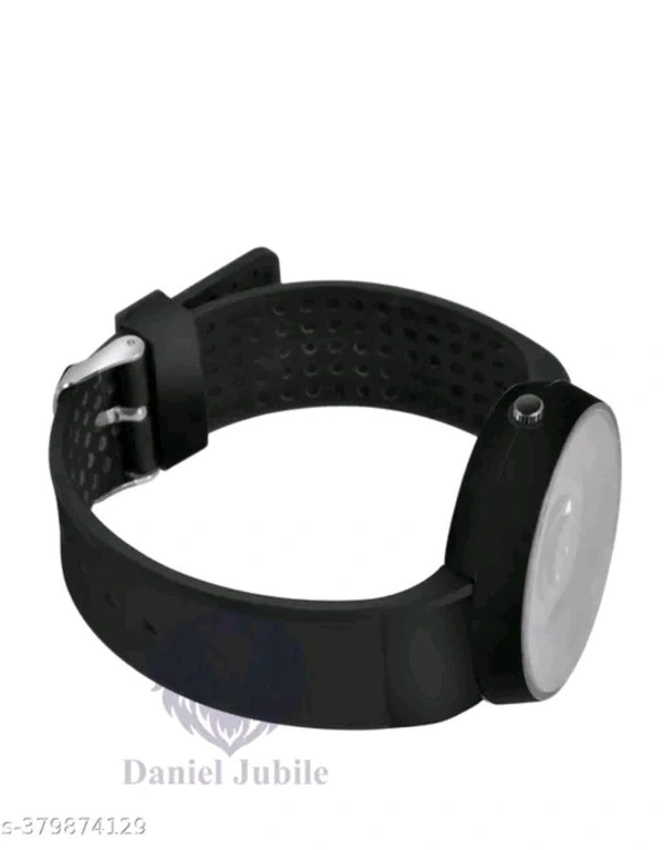 Black Stylish Men's Analogue Watch ⌚ - Free Size