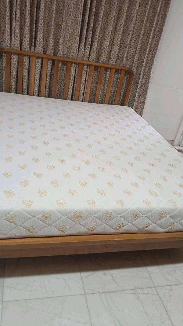 Kurlon Komfort Universe Eloquence 32dn HR Foam Mattress With 15 Years Warranty in bodakdev ahmedabad gujarat india - 72 X 36 - 72 x 36 x 5
