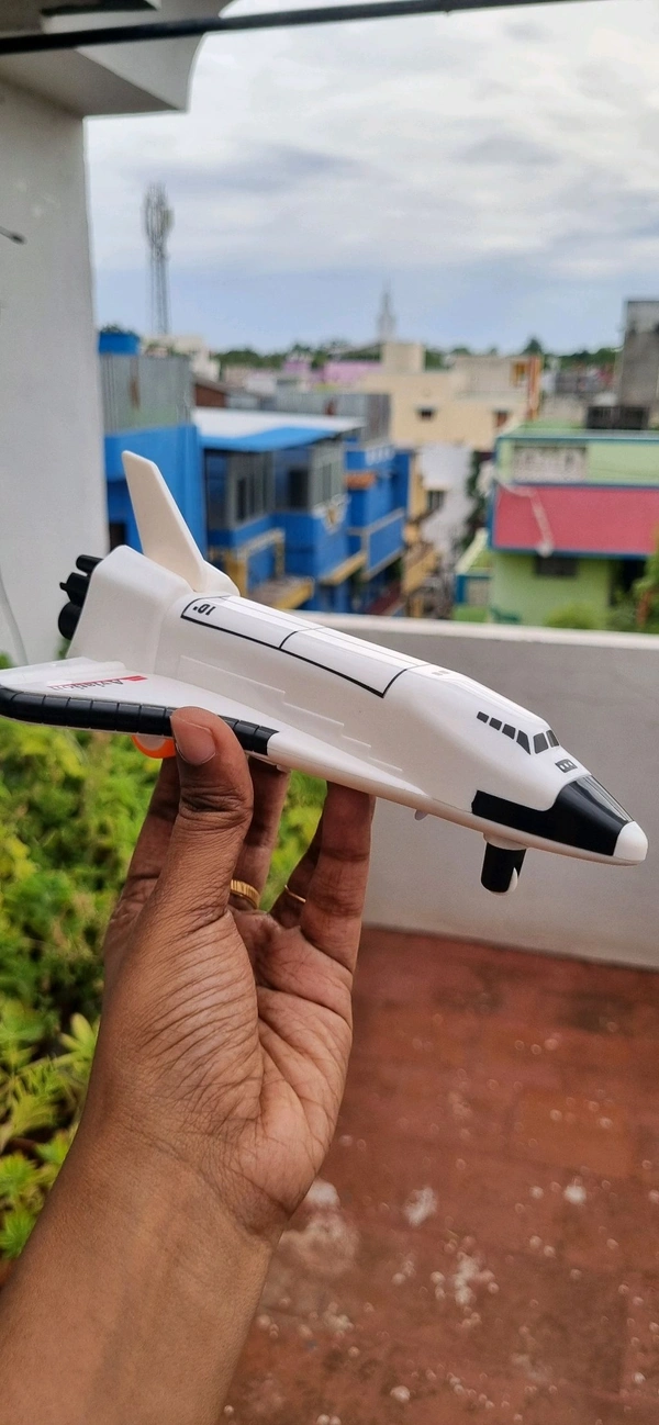 Space Shuttle Replica - FRICTION POWERED