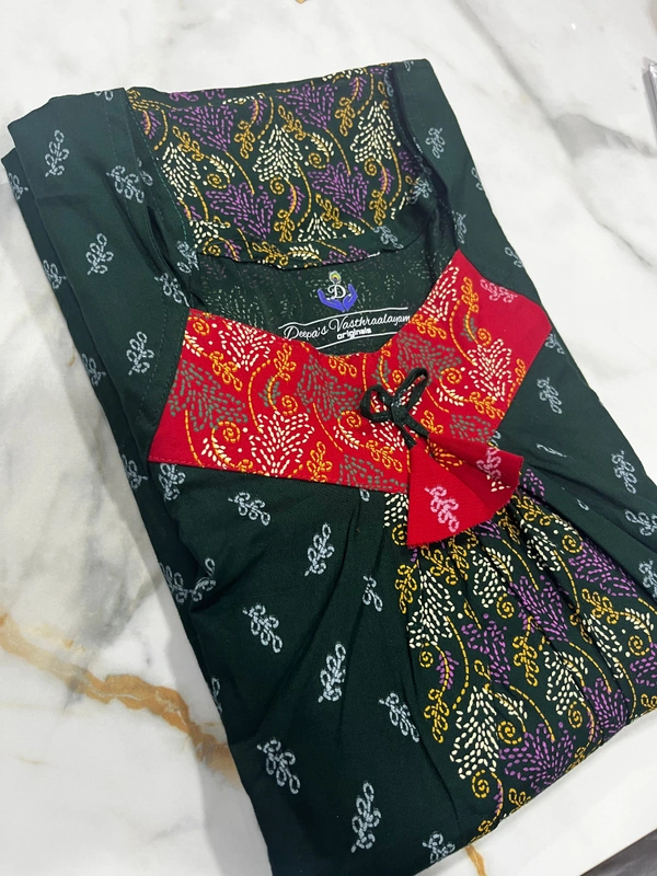 Deepa's Vasthraalayam 100% Pure Cotton Women�s Nighty (Red & Green) - Free size, Red & Green