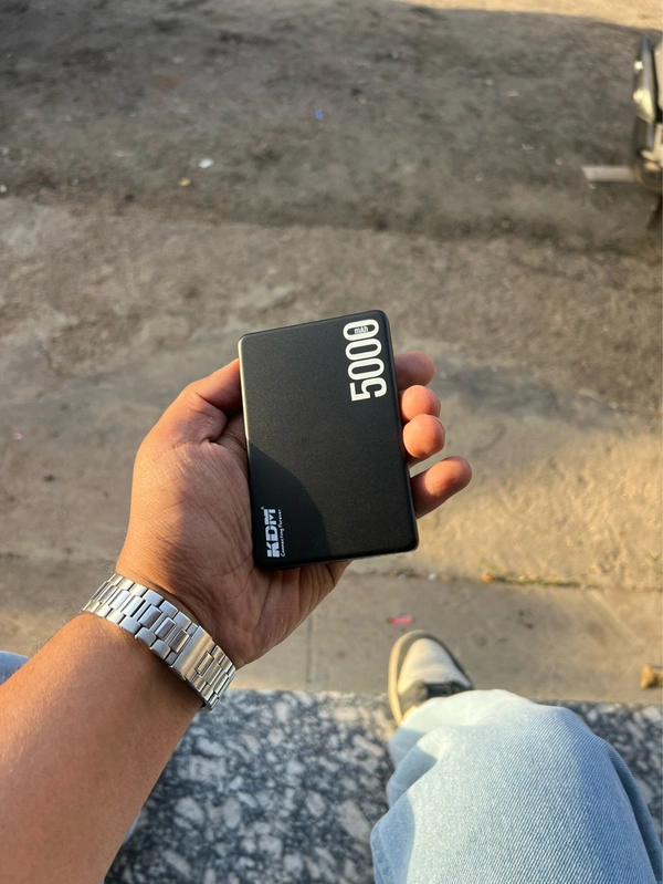 KDM EB-3 Magsafe Powerbank 22.5w Max Output 1 Year Warranty 5000 Mah - black