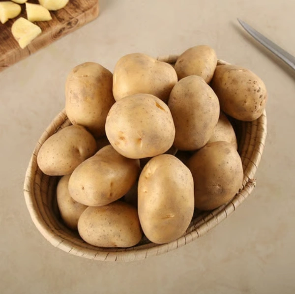 aloo Potato (Aloo) - 0.95 - 1.05 kg, (0.95-1.05) kg