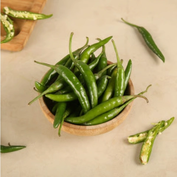 chiili Green Chilli 100 g (Hari Mirch) - 100 g