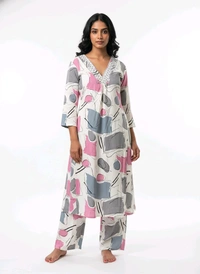 Thrinaiga The Rose Quartz Dream Palazzo Set - White Grey And Pink, L