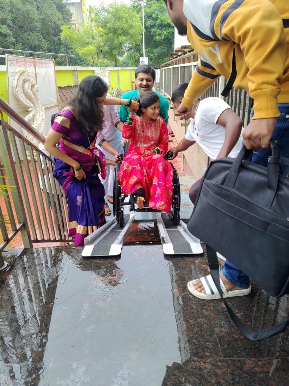 Wheelchair ramp support for individual user