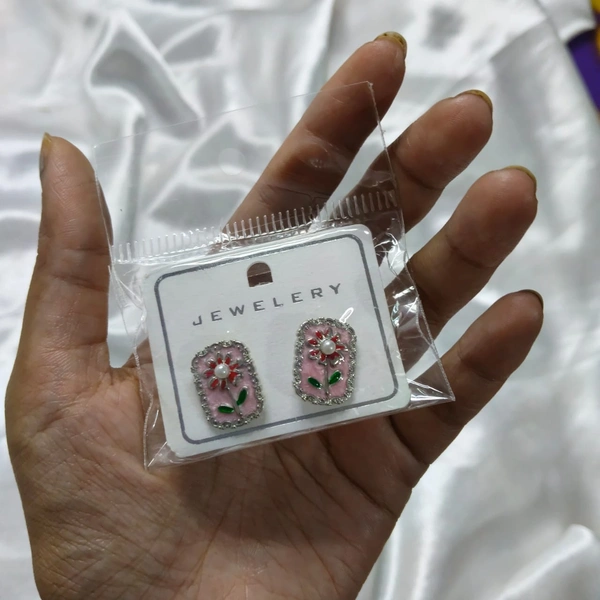 Daisy Resin Earrings