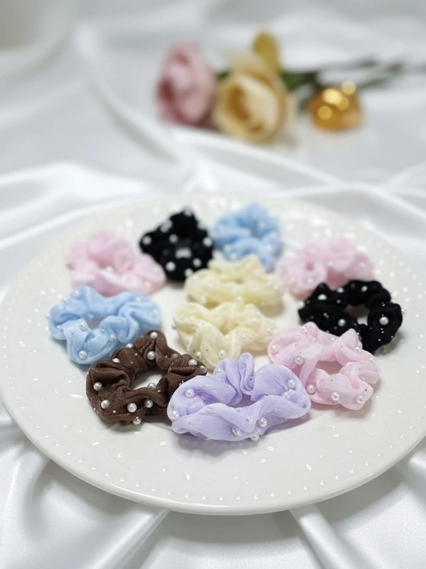 Pearl scrunchies (6 pcs)