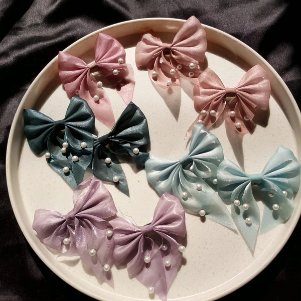 Pearl bows