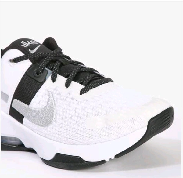 Zoom Bella 6 RPM Lace-Up Sneake
rs - 8