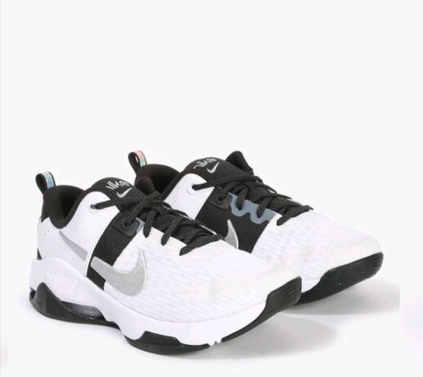 Zoom Bella 6 RPM Lace-Up Sneake
rs - 9