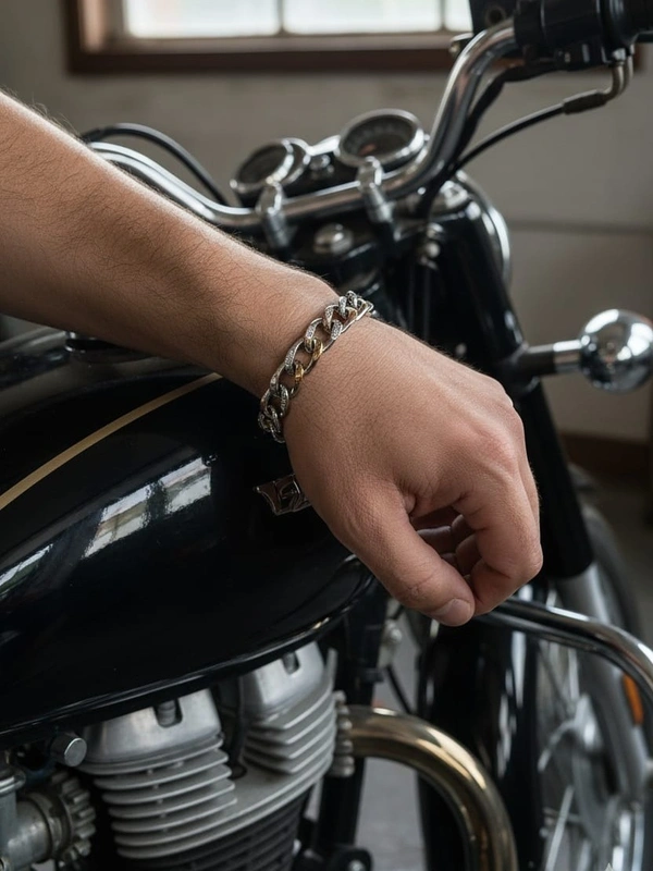 MASCULINE RHODIUM POLISHED SILVER BRACELET - Free Size, Silver-Copper