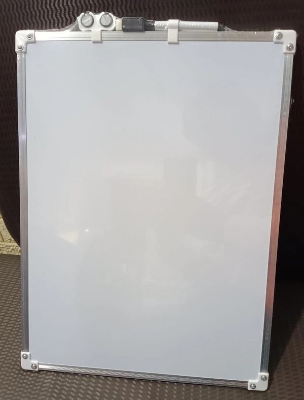 WHITE BOARD MAGNETIC 30X40 MDF