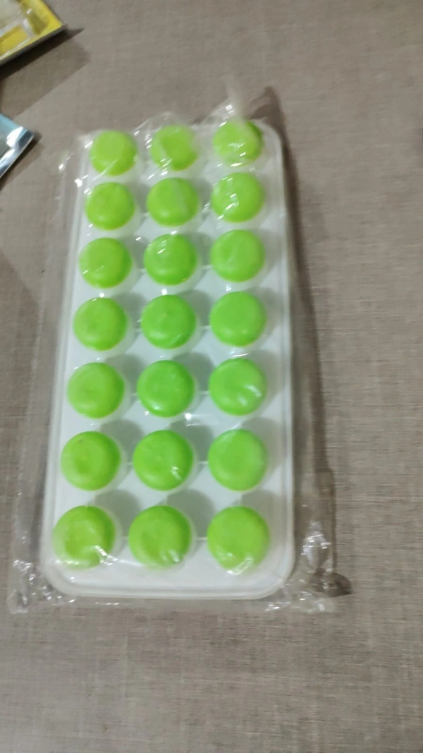 ROUND POP UP ICE TRAY