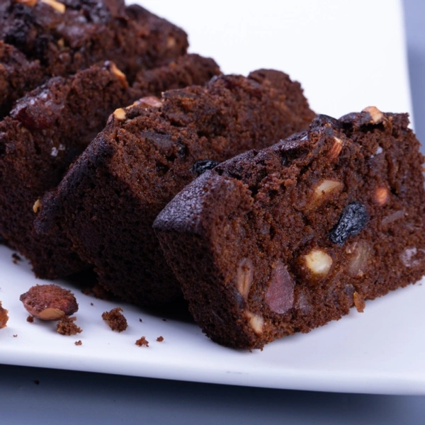 Plum Cake 350 Gm