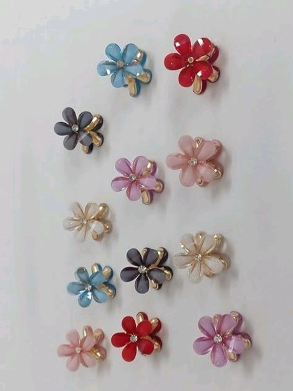 Small Flower Clip Metal And Glossy Leaves 1Pc