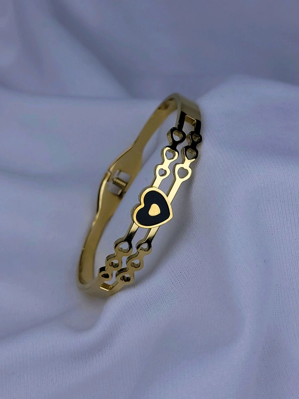 AntiTursnish Bracelet 1Pc Heart Design