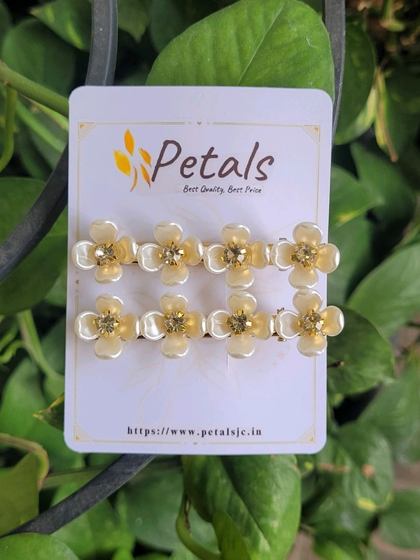 Korean Side Clips 1 Set (2Pcs) - White Color Flower Design - PKC019