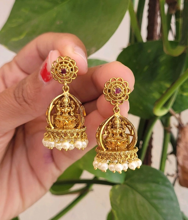 Beautiful Design Lakshmi Devi Butta 