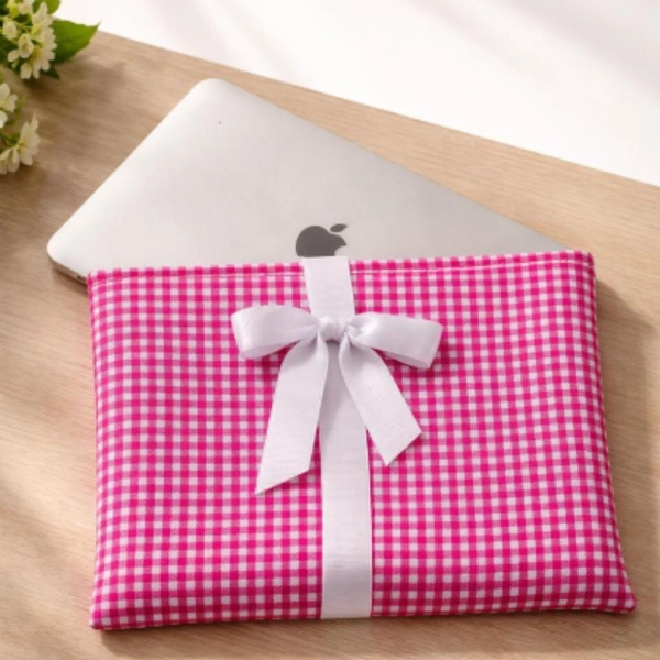13-Inch Gingham Laptop & Book Cover Sleeve – Stylish Protective Sleeve for Laptop, Notebook & Books