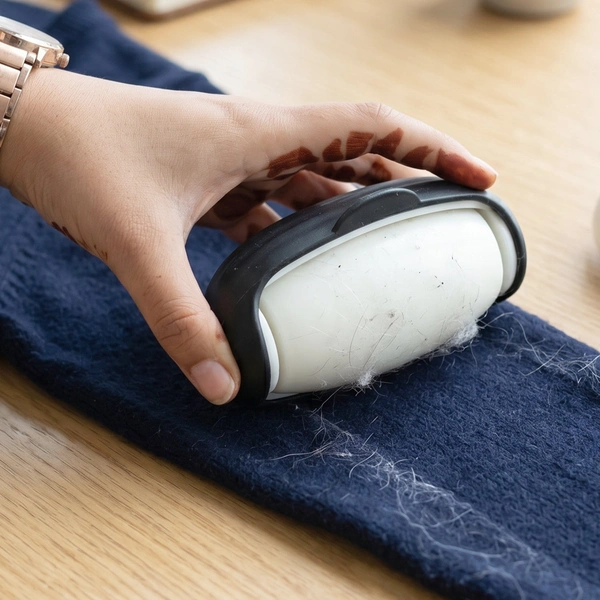 Cute Penguin Reusable Lint Roller for Clothes & Furniture